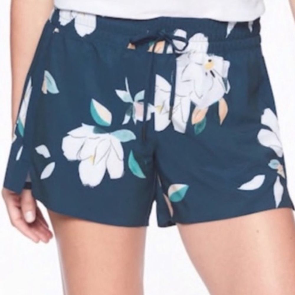 Athleta Baja pull on Floral Drawstring Women's Shorts Navy pink size 10